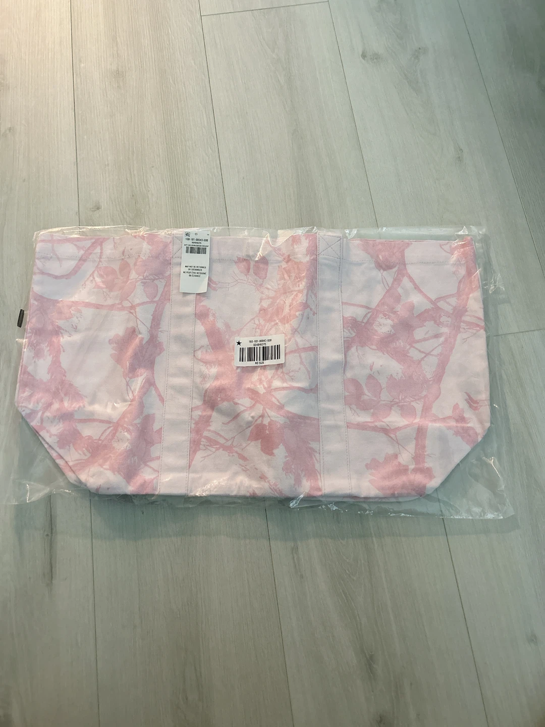 New Abercrombie & Fitch Pink Floral Tote Bag🥕
