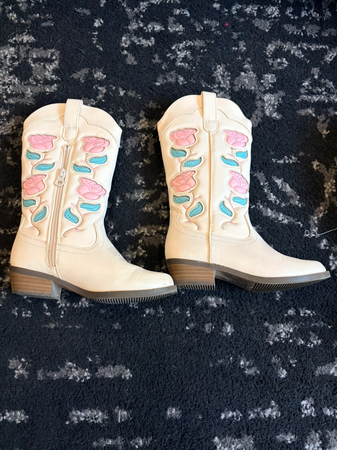 24pcs Girls' Clothing and boots Bundle size 6-8 - photo 2