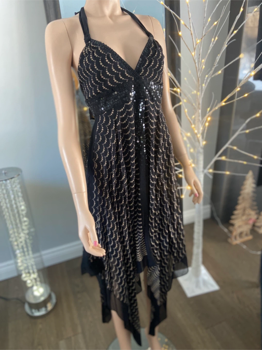 EUC: BCBG Max Azria 100% Silk Halter Dress - Size 0