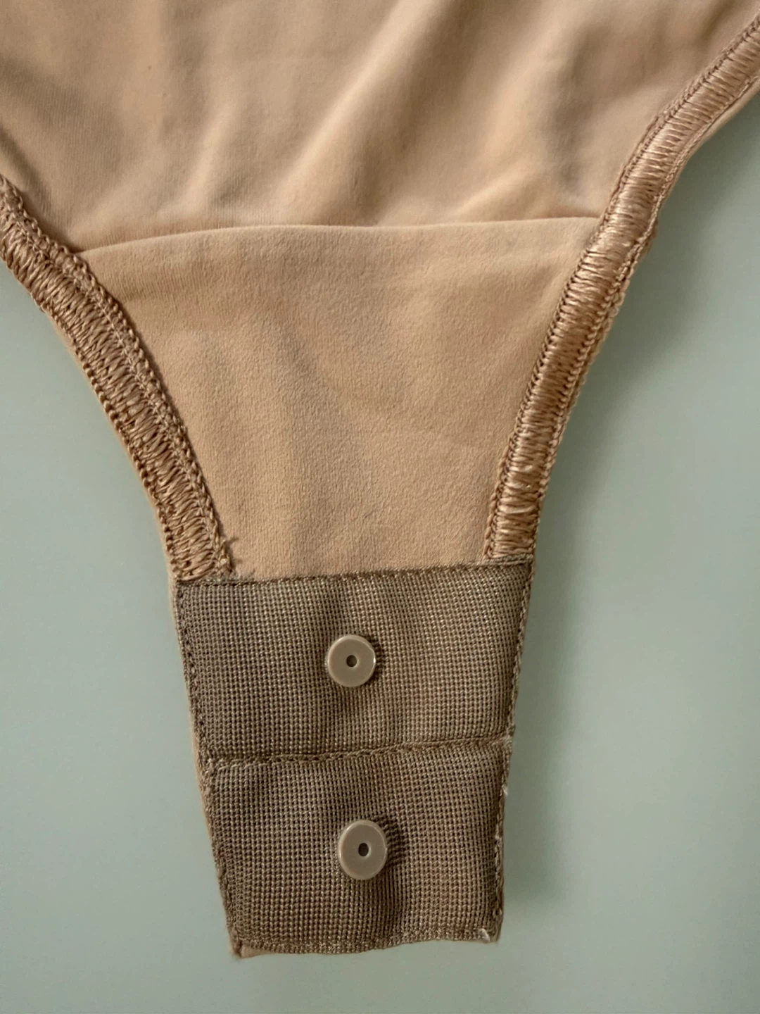 Lululemon Nulu Bodysuit (never worn)- Size 10 - photo 4