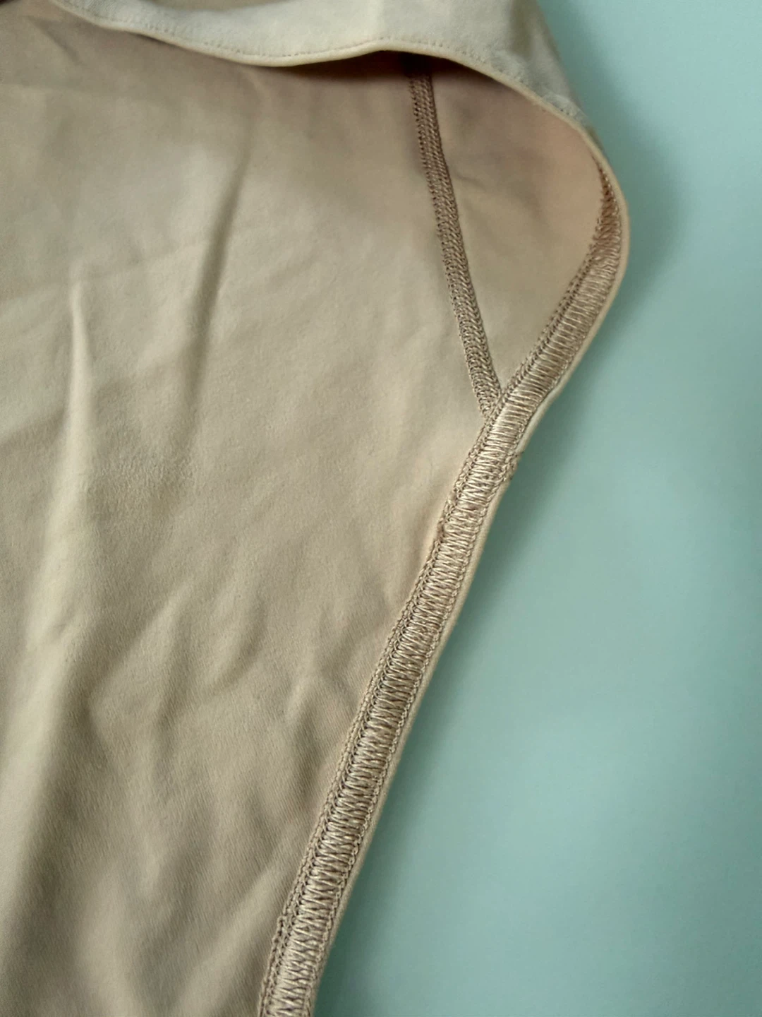 Lululemon Nulu Bodysuit (never worn)- Size 10 - photo 3