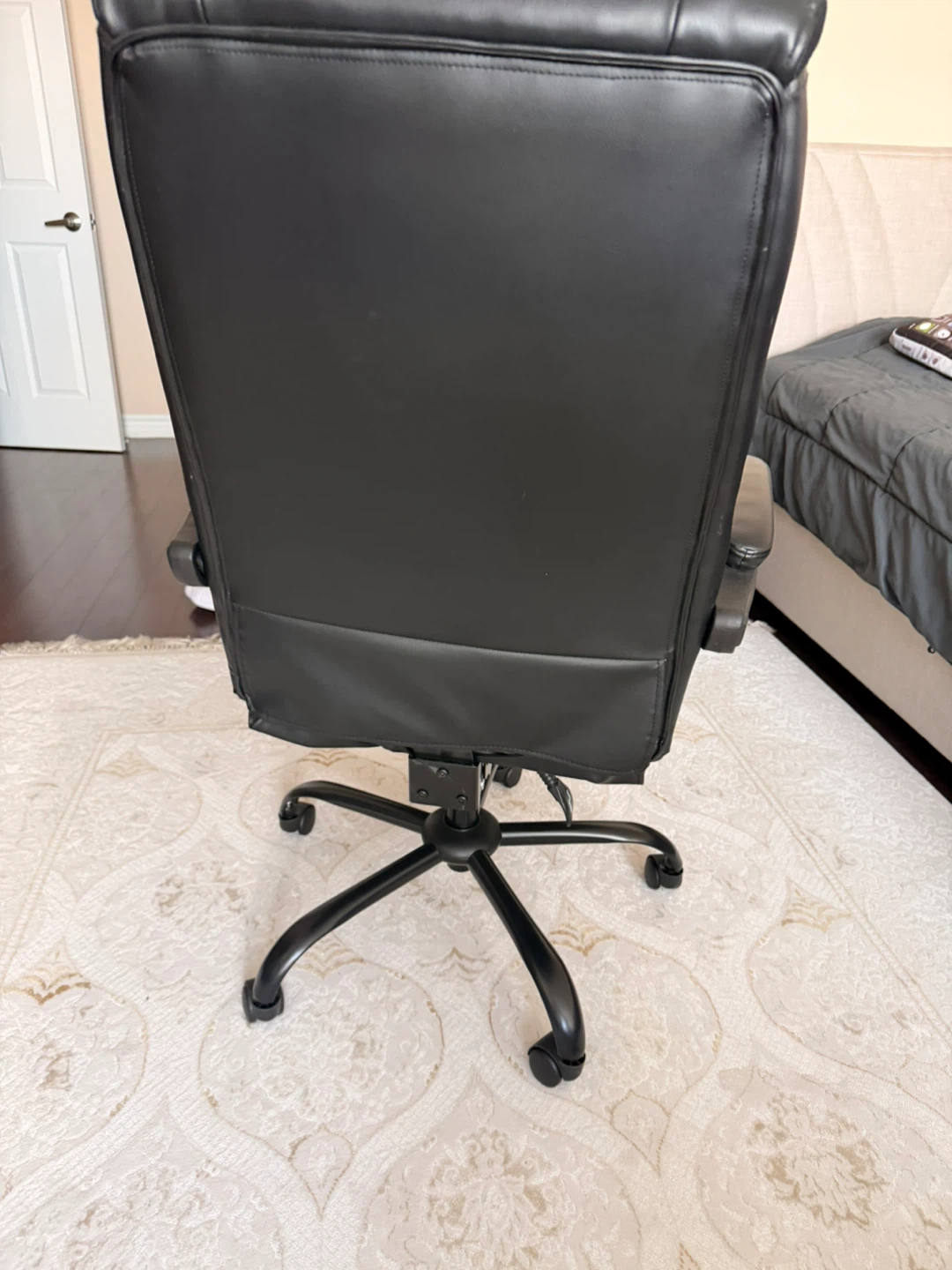 Black Leather Executive Office Chair - photo 2