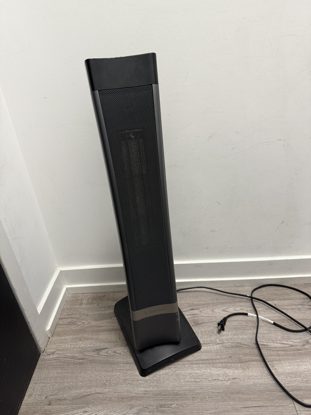Lasko Black Tower Heater