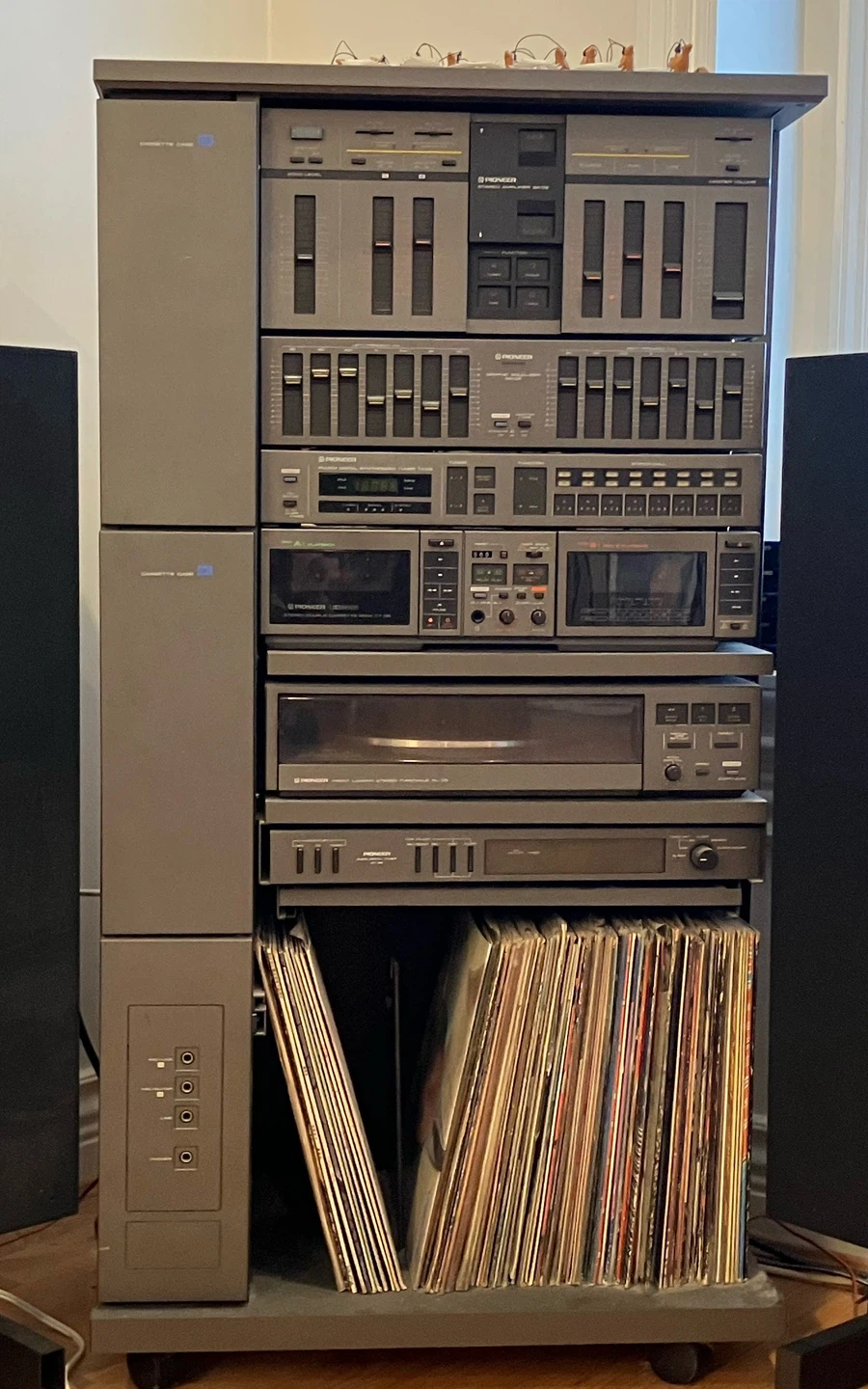 Vintage Pioneer Stereo System with Speakers - photo 2