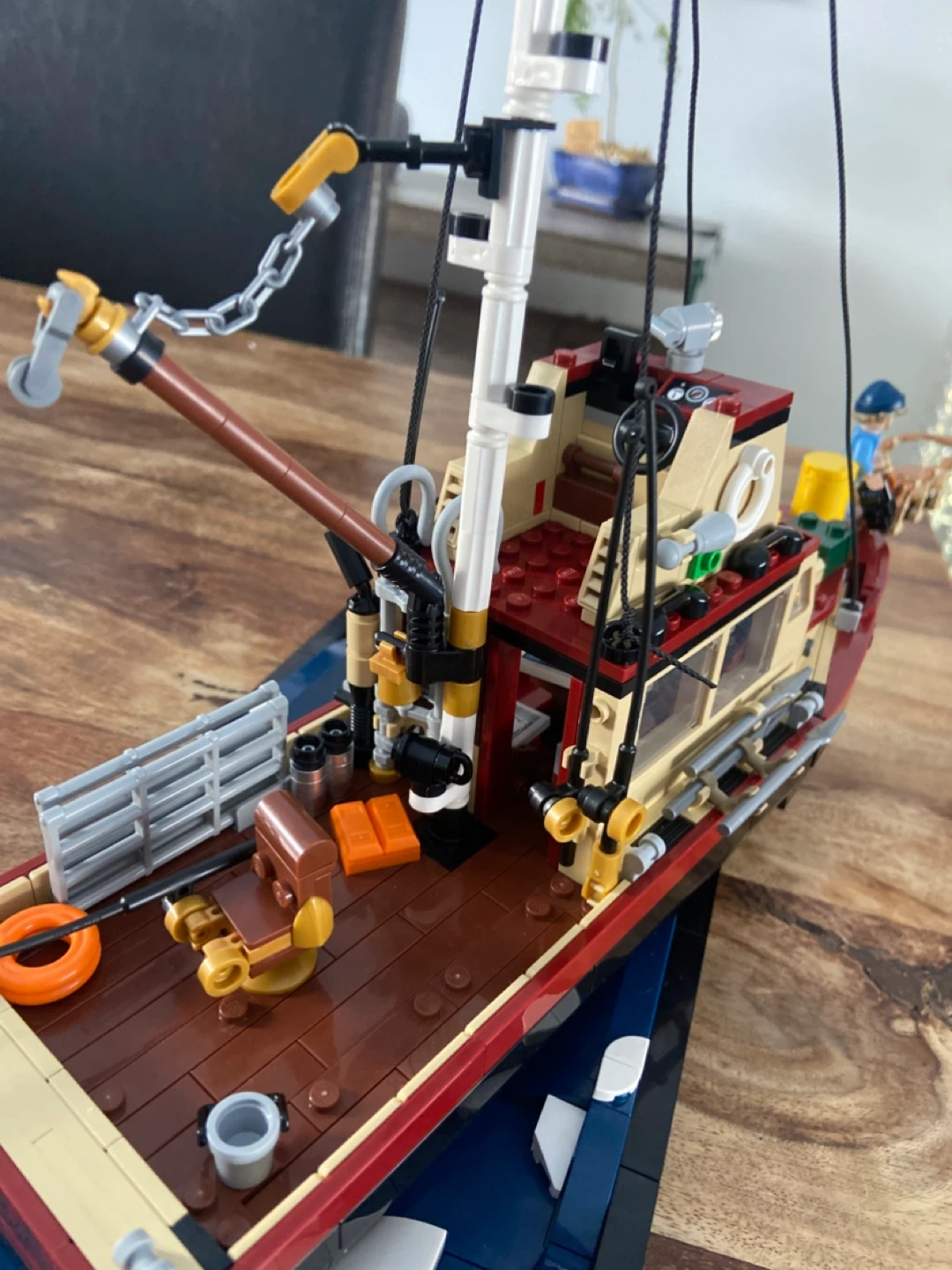 LEGO Jaws Diorama - The Orca Boat (21350) - photo 5