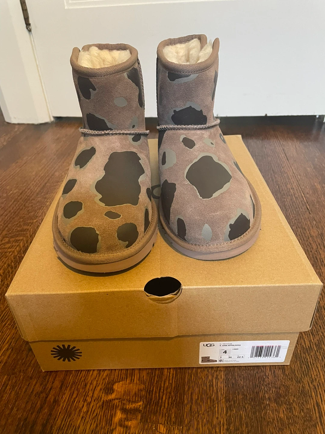 Brand new authentic UGG Boots - Kids Size 4 / Women Size 6