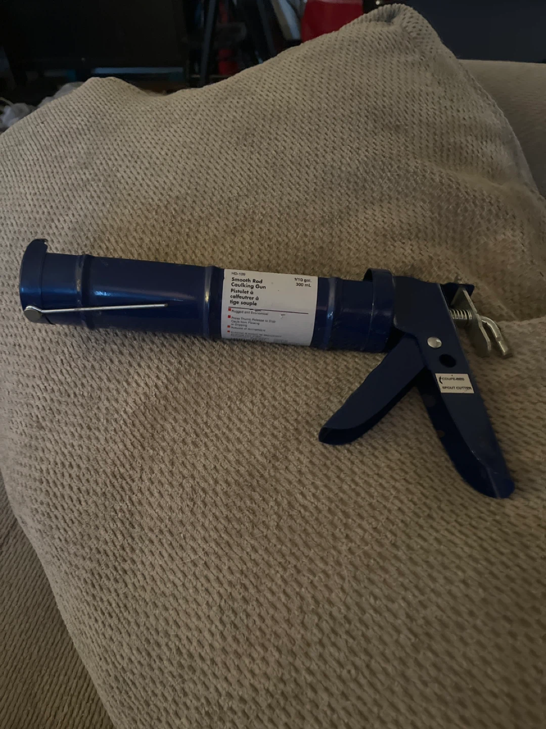 HD-109 Smooth Rod Caulking Gun