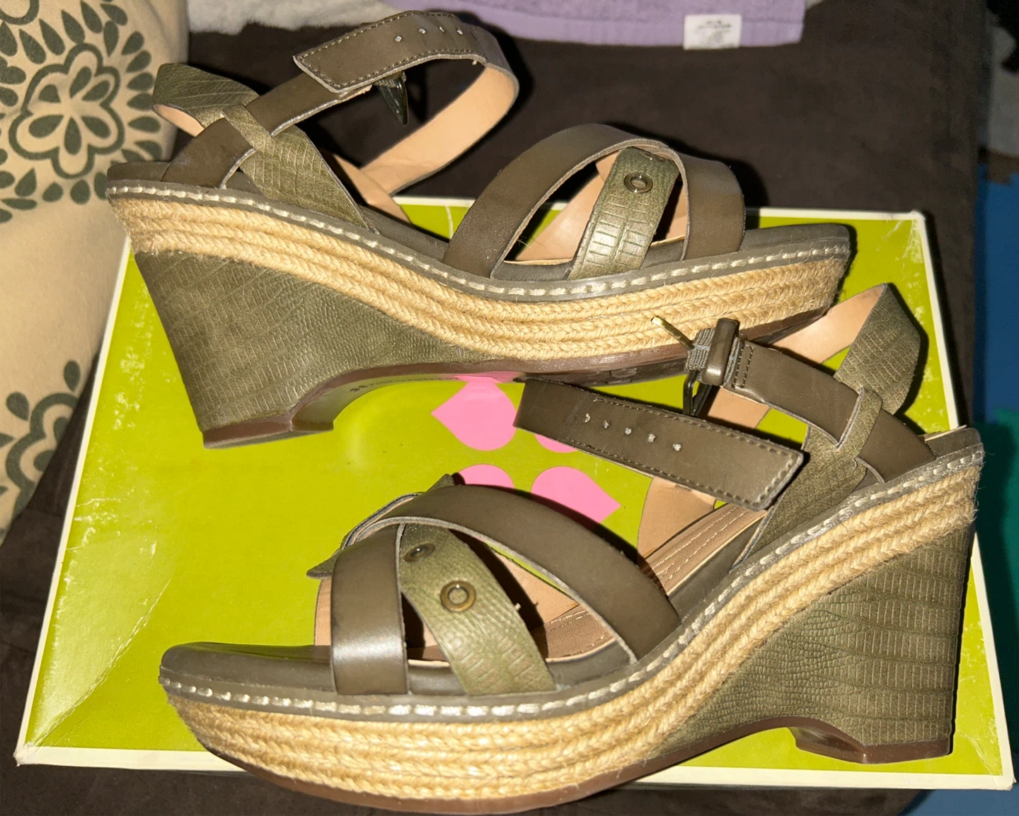Naturalizer Layer Olive Wedge Sandals - Size 7.5 - photo 4