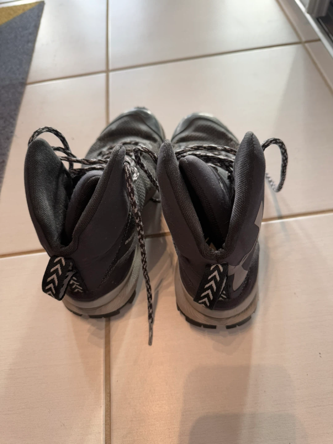 Under Armour Hiking Boots, US 6.5