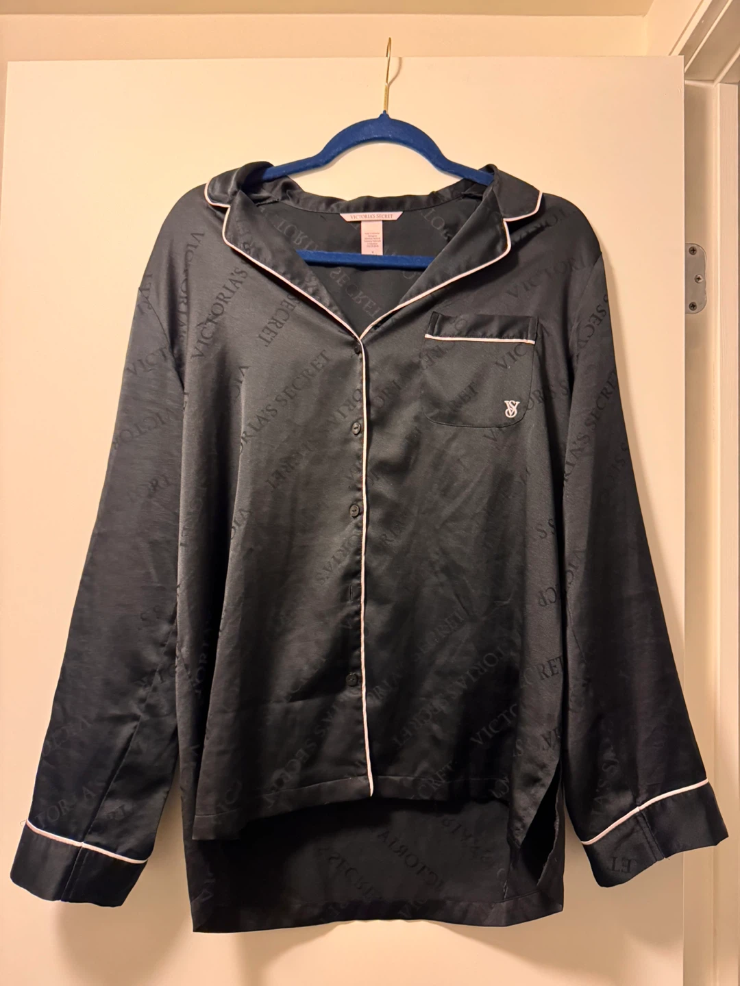 Victoria's Secret Black Satin Pajama Set, Size M - photo 3