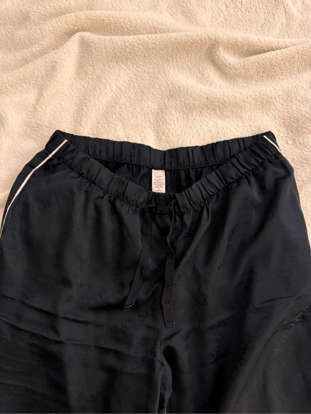 Victoria's Secret Black Satin Pajama Set, Size M - photo 2