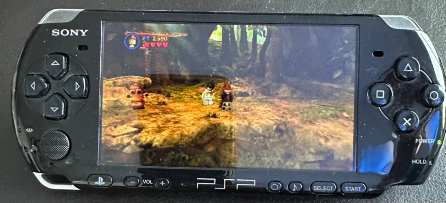 Sony PSP 3001 + new batteries/charger + 3 games - photo 2
