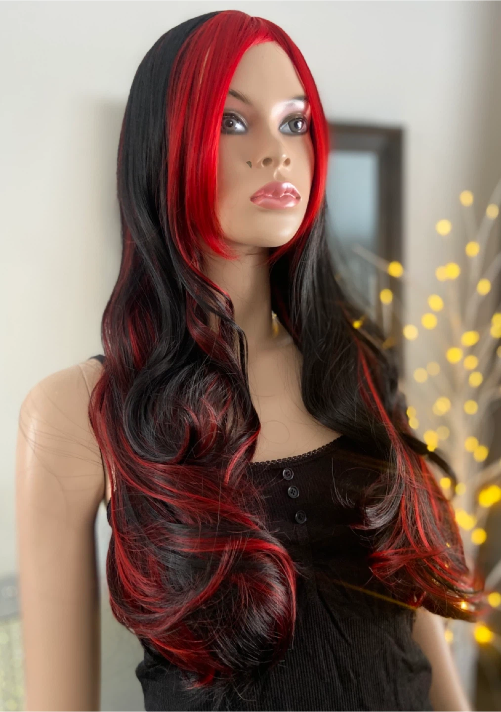 NWOT28” Long Wavy Black & Red Synthetic Wig w/ Bangs 2351