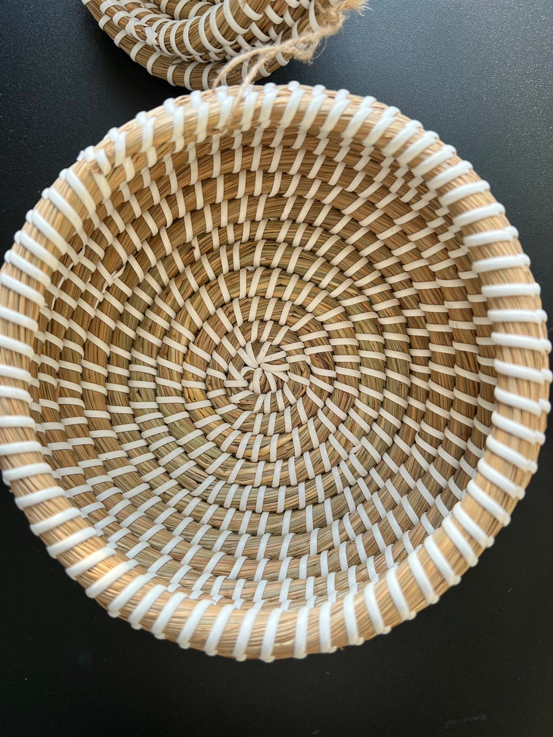 Moving sale—Small woven basket with lid - photo 4