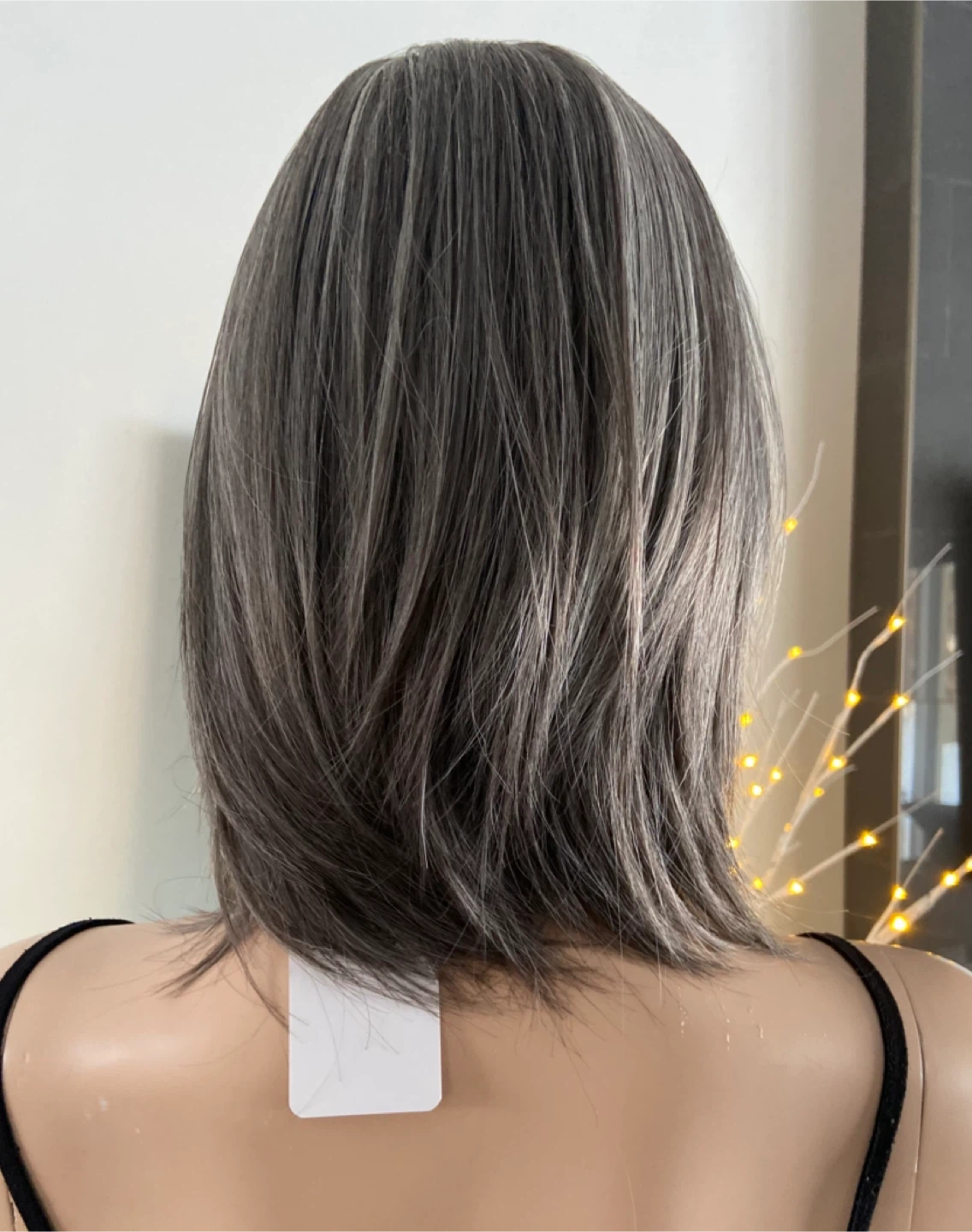 NWT: 12” Short Grey Layered Bob Synthetic Wig (2348) - photo 3