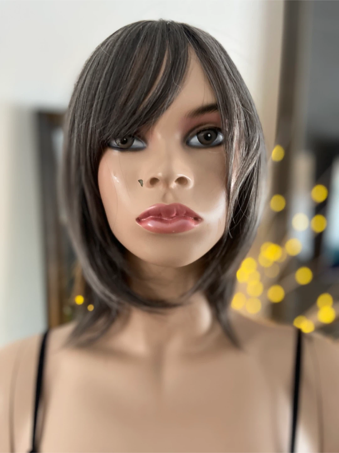 NWT: 12” Short Grey Layered Bob Synthetic Wig (2348) - photo 2