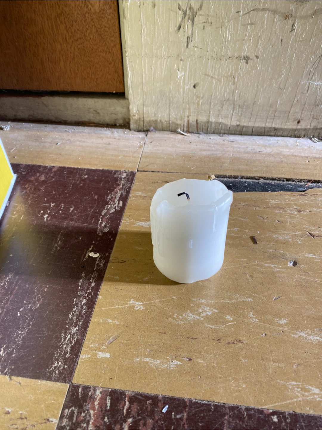 White Pillar Candles - Box Included - photo 5