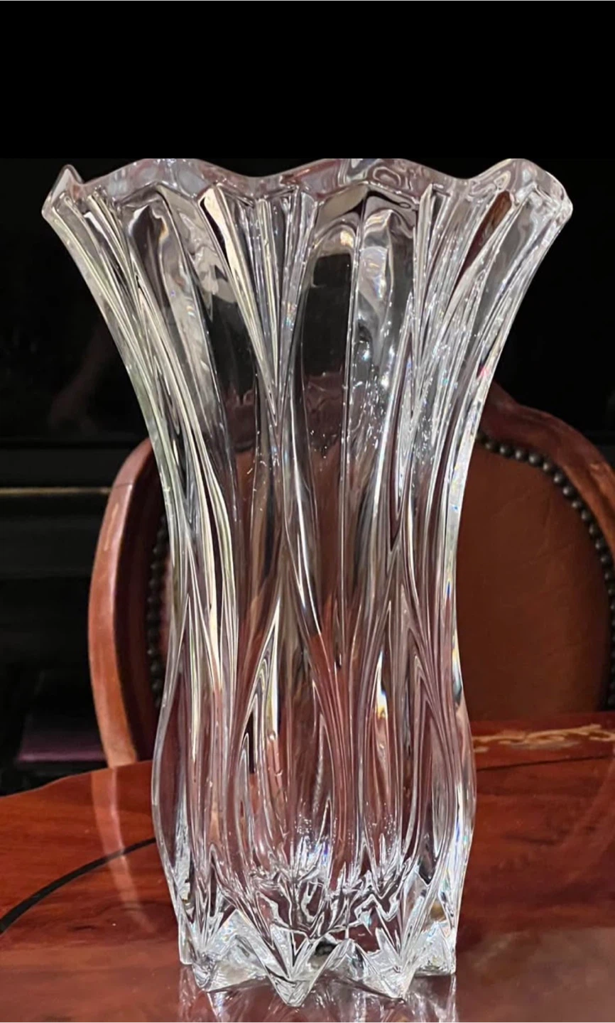 Crystal Vase - Elegant Home Decor