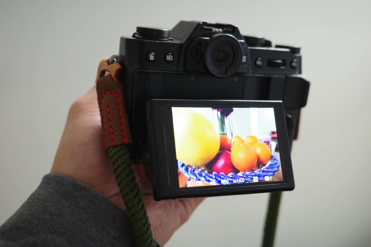 Fujifilm X-T20 Camera with 16-50mm Lens - photo 3