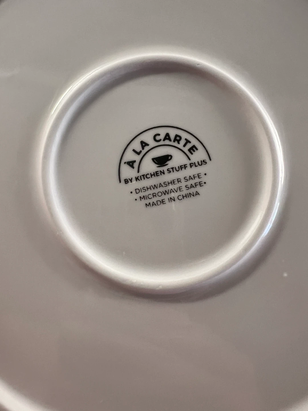 Moving sale— 10-Piece white dinnerware set - photo 3
