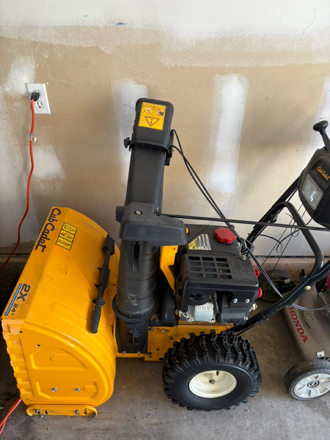 Cub Cadet 2X 24" Snow Blower - photo 2