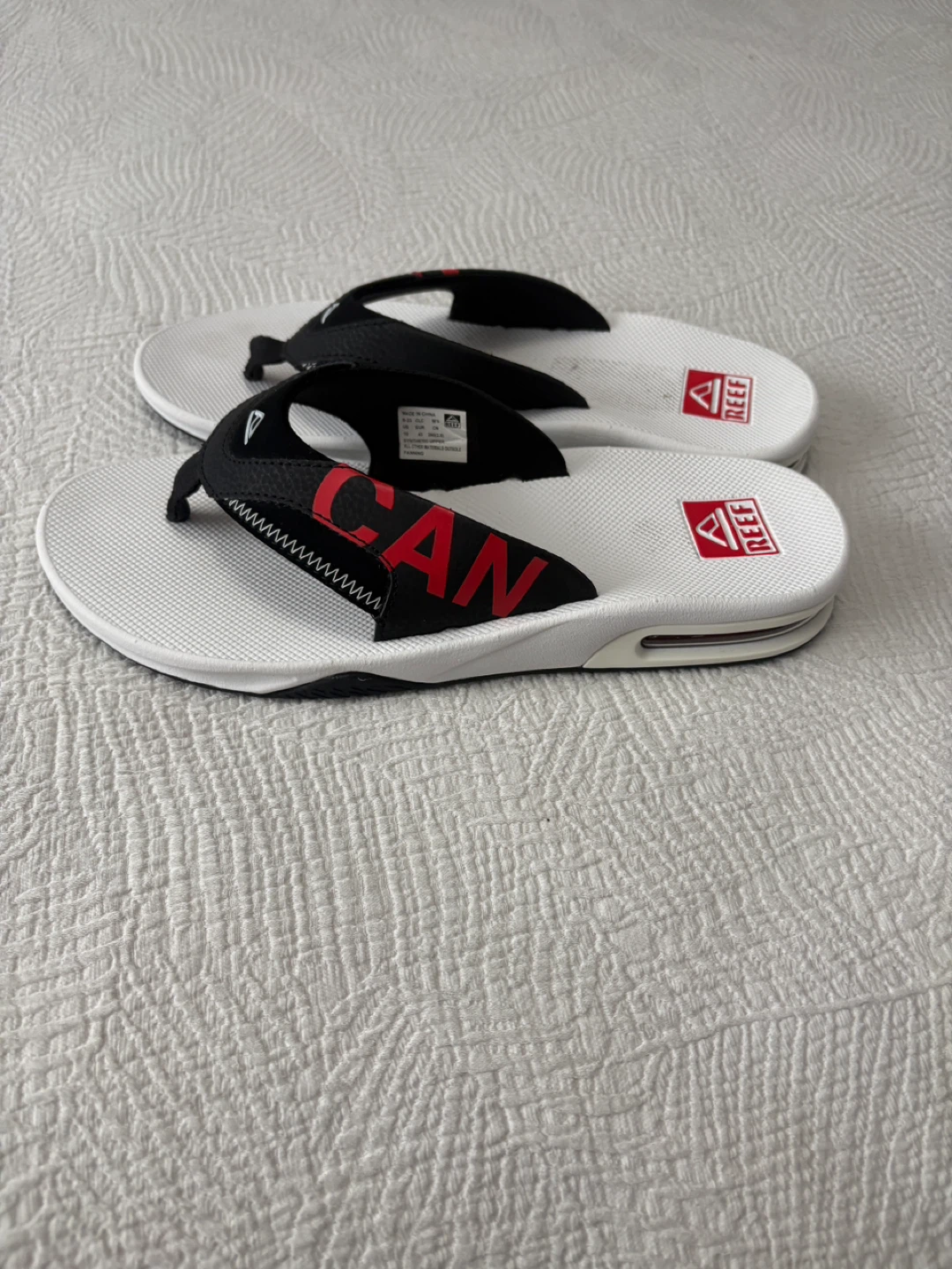 Reef Canada White/Black Flip Flops - photo 3