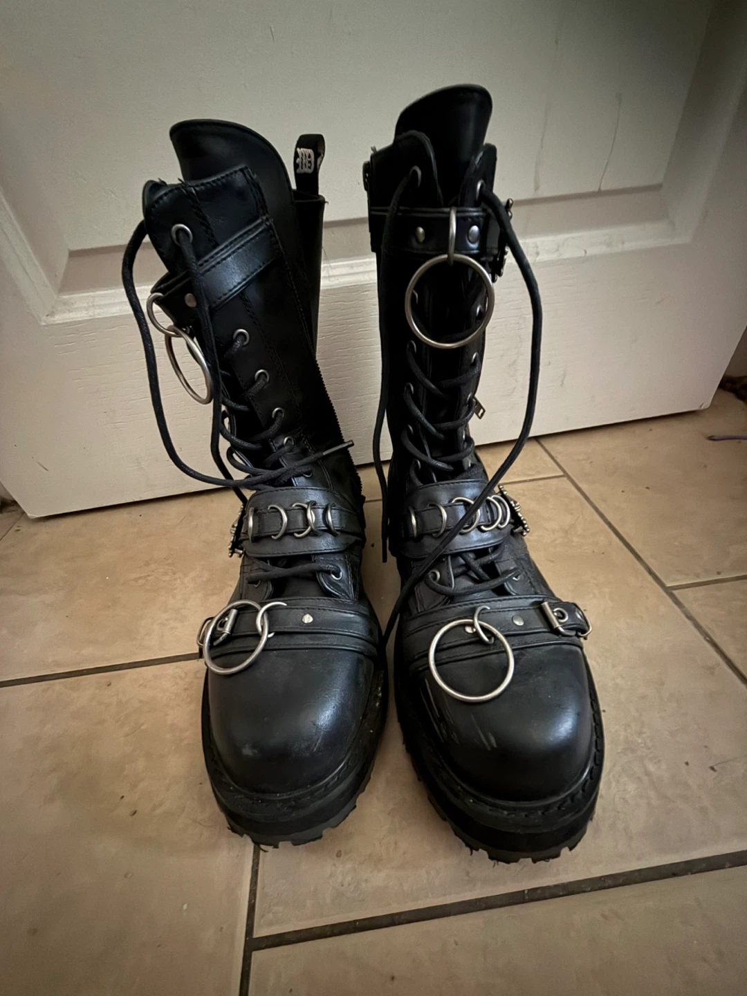 Demonia Valor 240 Black Boots - Men's Size 9