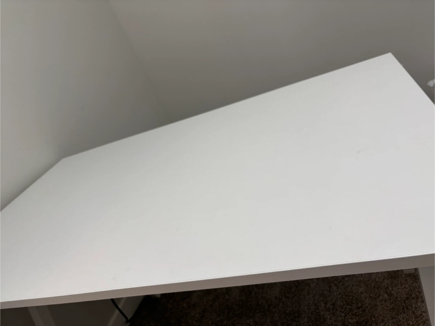White Desk - Great Condition - photo 4