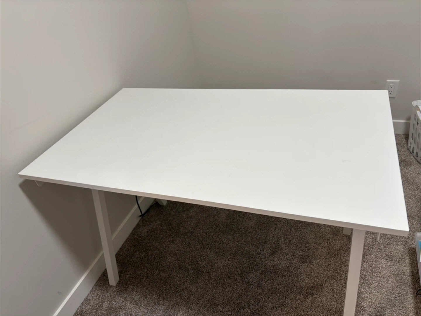 White Desk - Great Condition