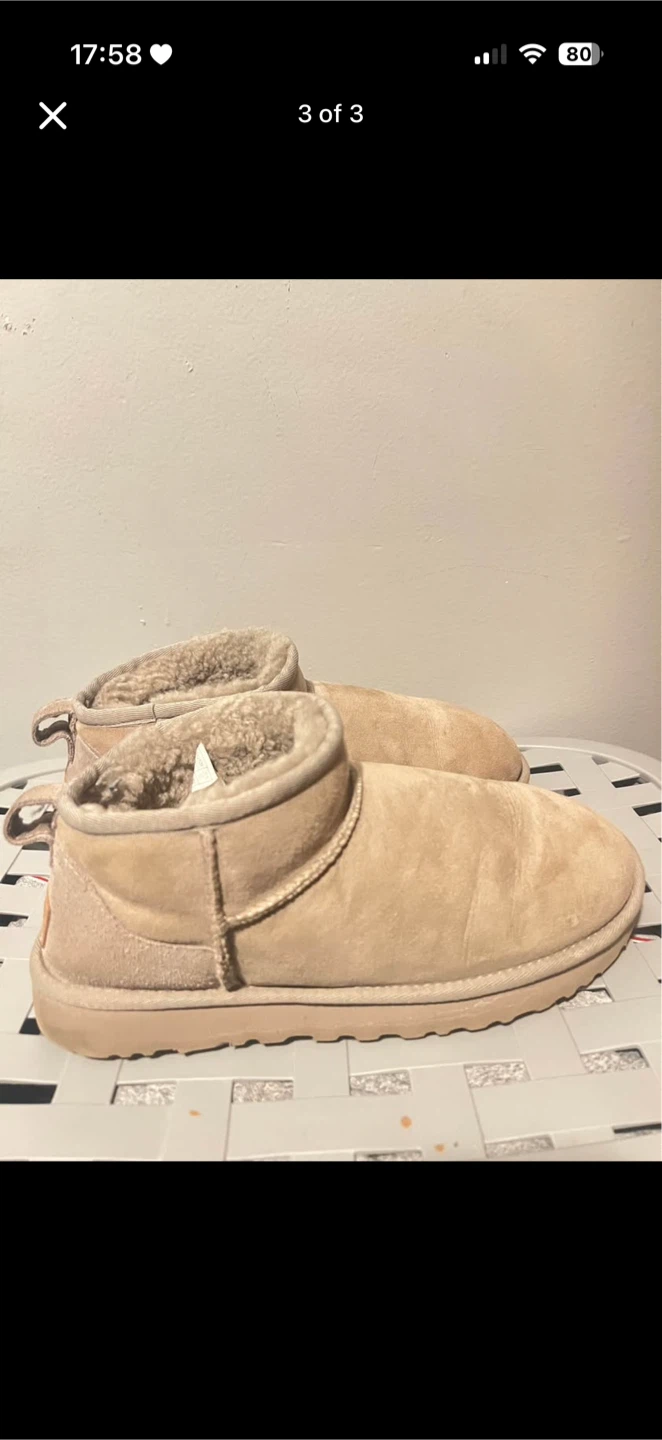UGG Mini Boots - Size 9 Women - photo 3