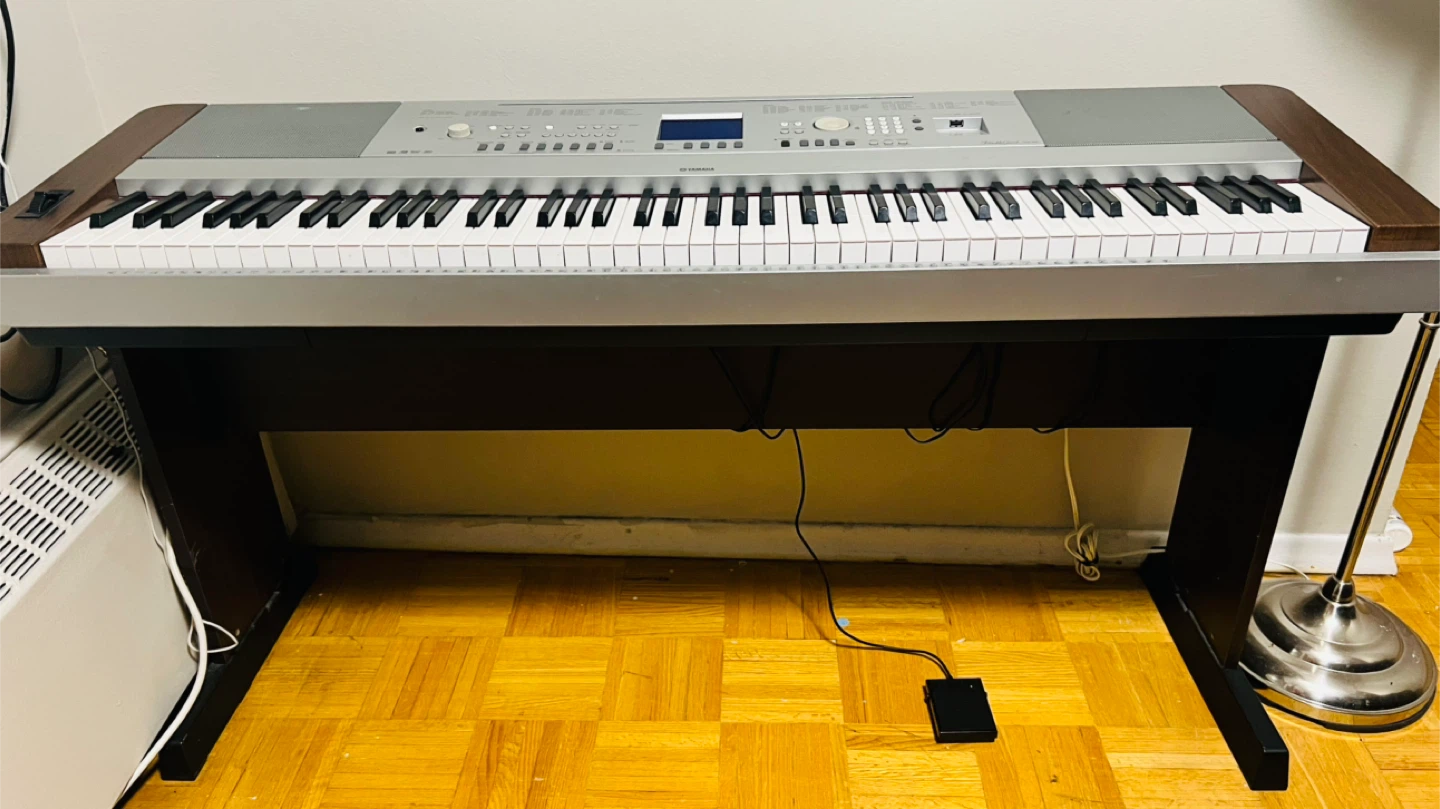 Yamaha DGX-640 portable grand digital piano - photo 2