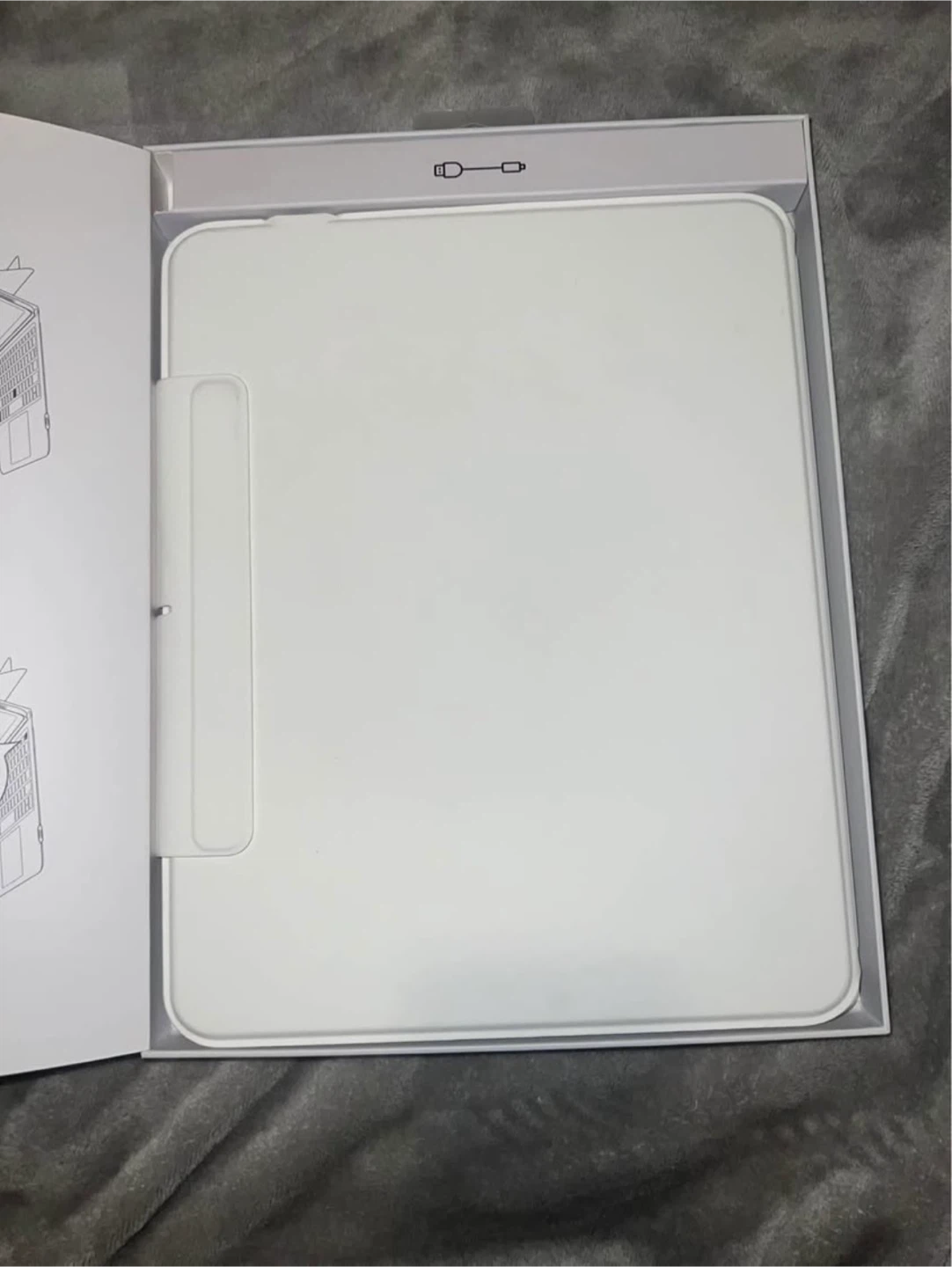 ESR Ascend Series Keyboard Case - White - photo 3