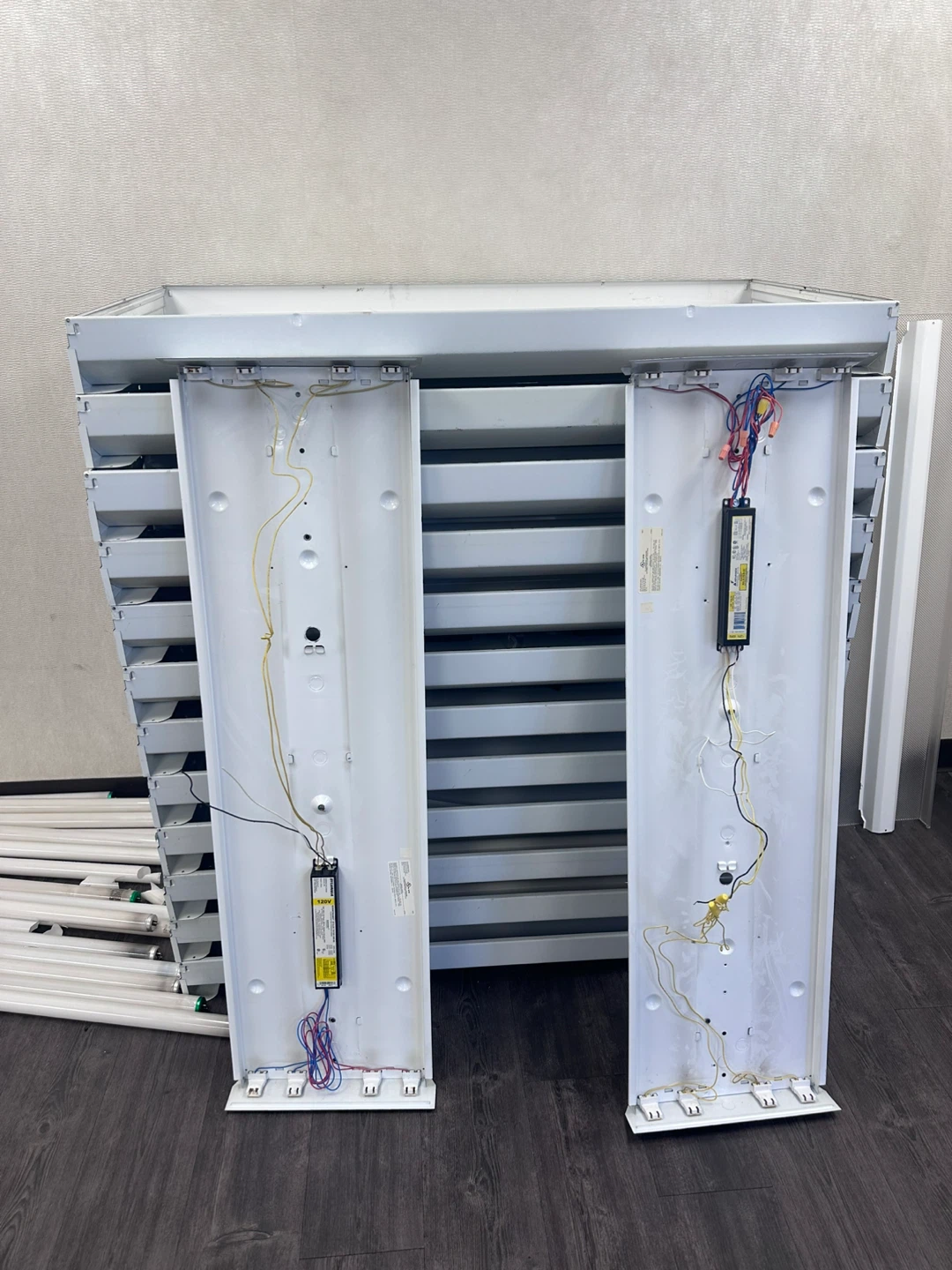 Fluorescent Light Fixture each $5 - photo 2