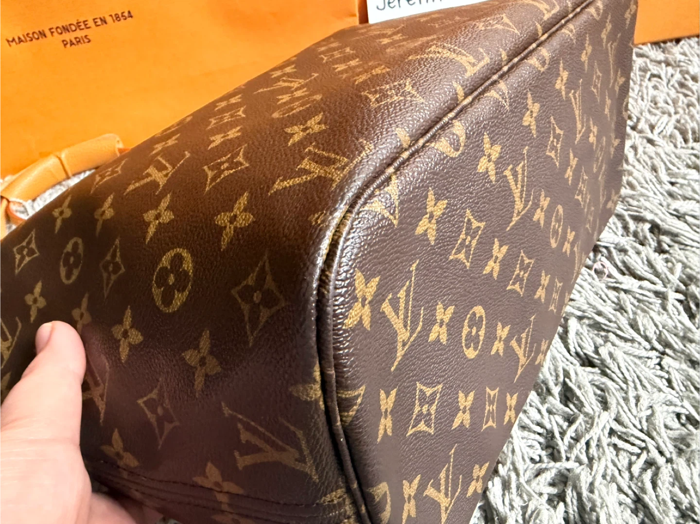 Louis Vuitton Neverfull MM Tote Bag - photo 4