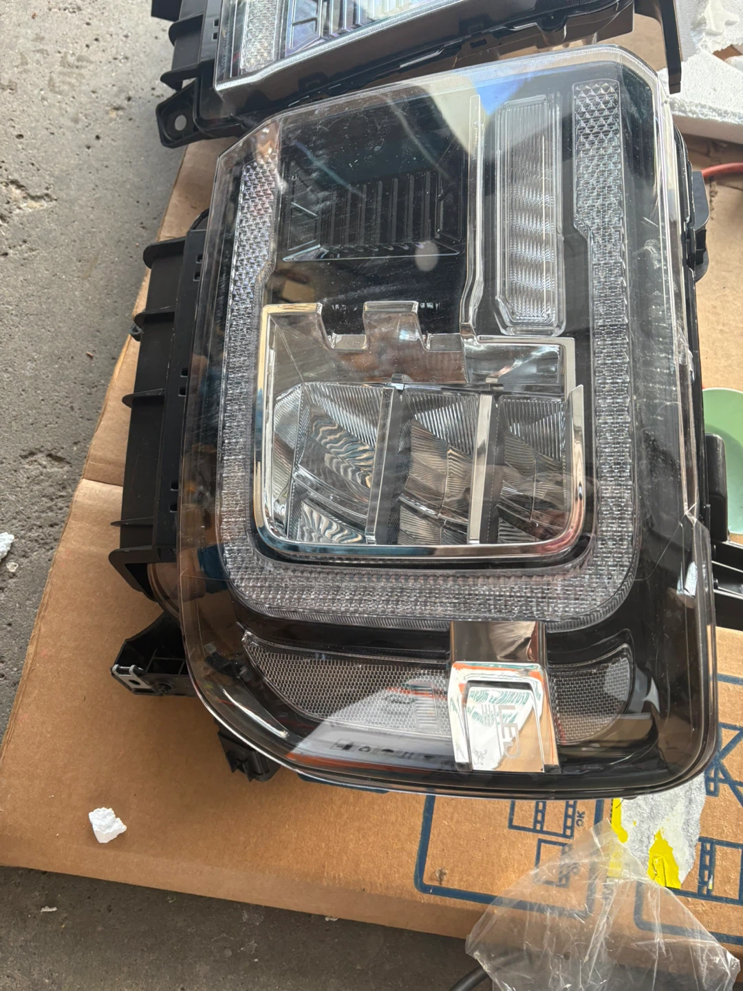 TECER Sierra 1500/2500HD/3500HD Smoked Lens Headlights - photo 4