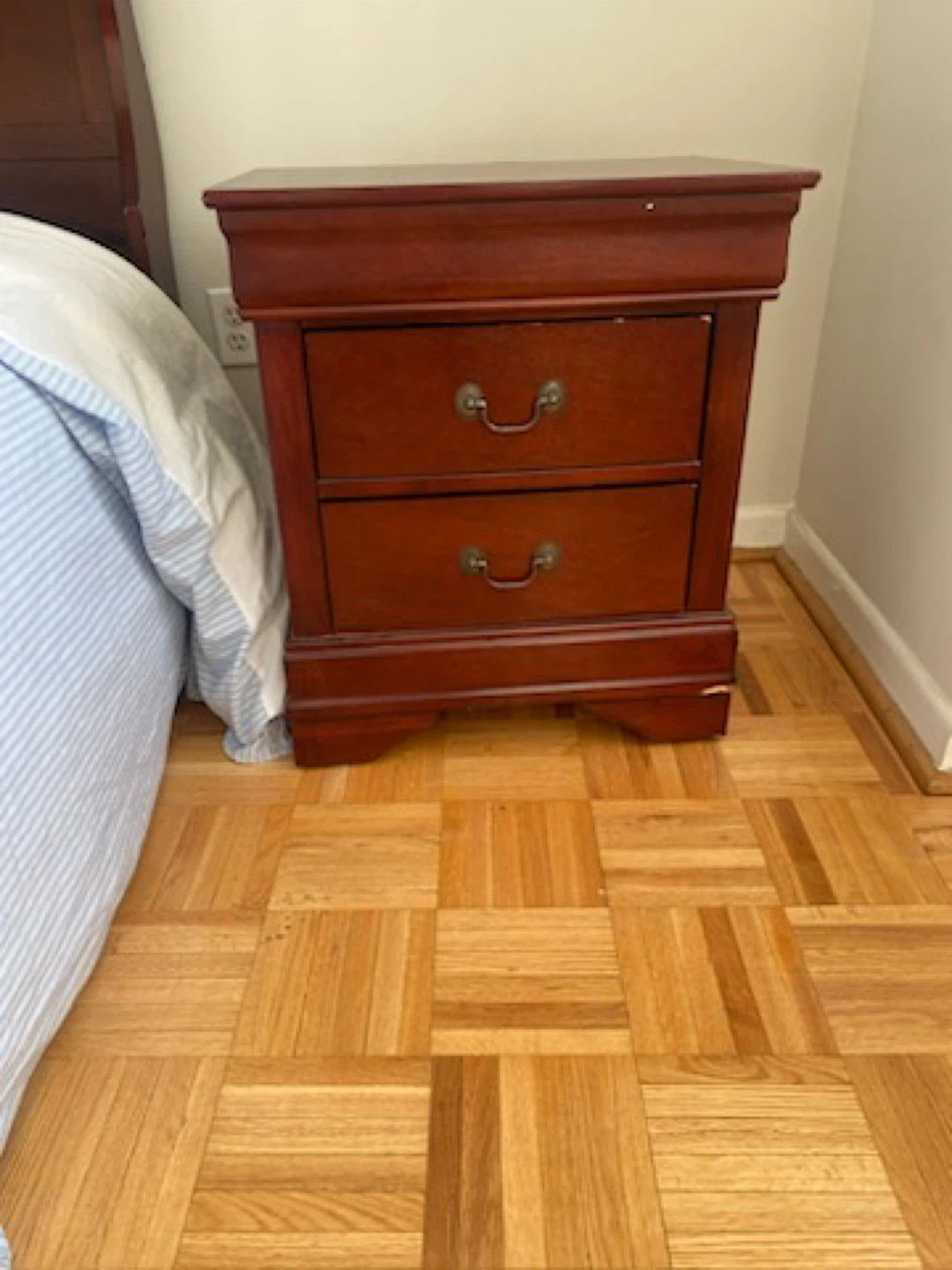 Bedroom Set - Bed Frame & Nightstands - photo 4