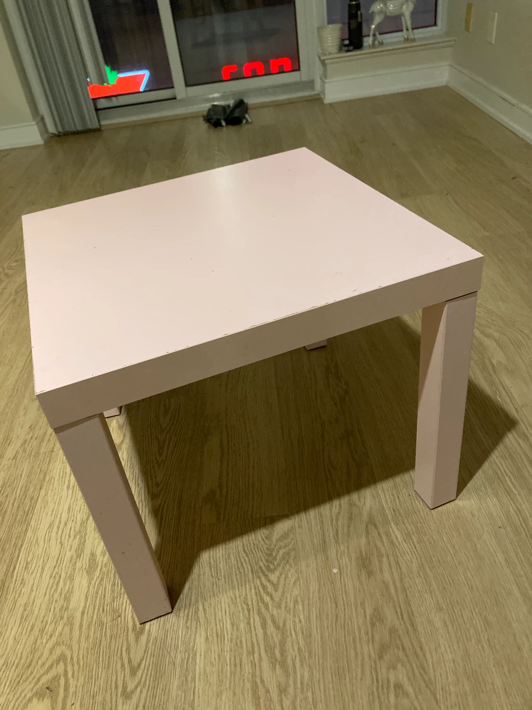 Pink coffee Table