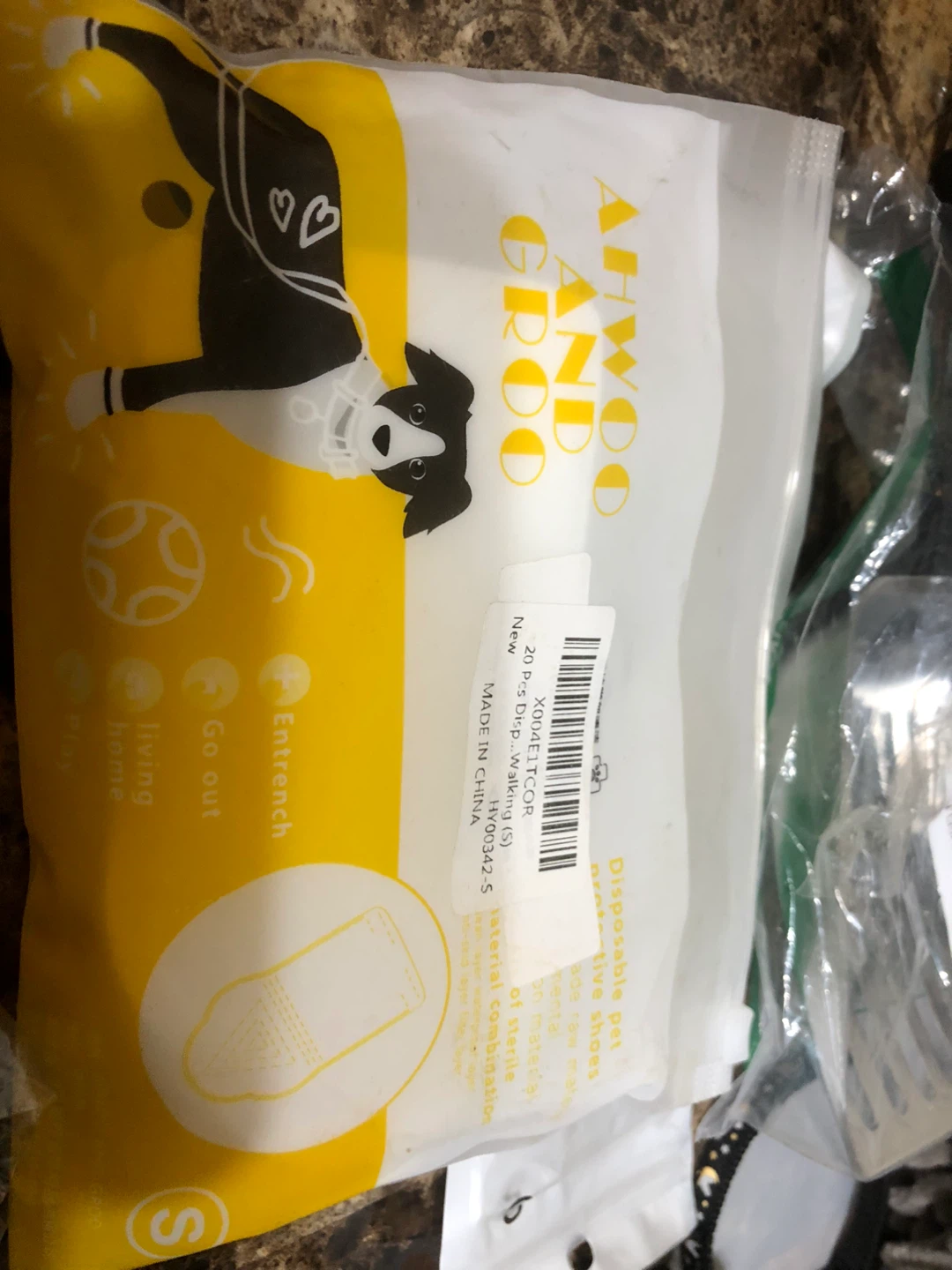 NEW-Pet Supplies: Paw Print Collar, Paw Cleaning Mitts, More! - photo 3