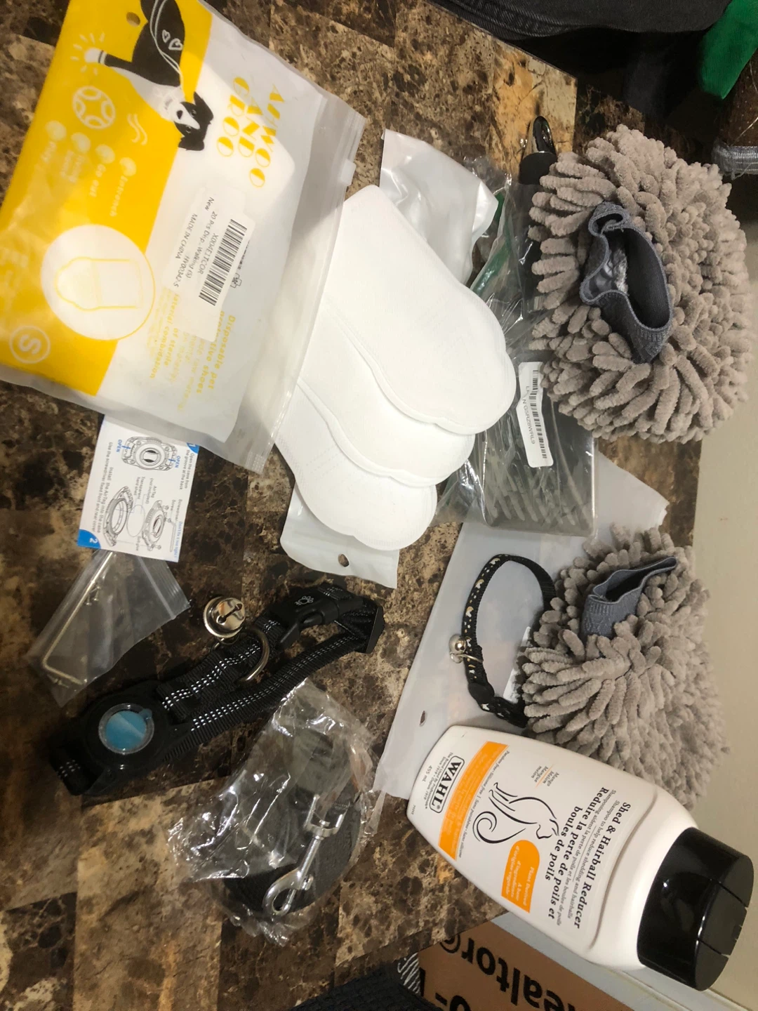 NEW-Pet Supplies: Paw Print Collar, Paw Cleaning Mitts, More! - photo 5