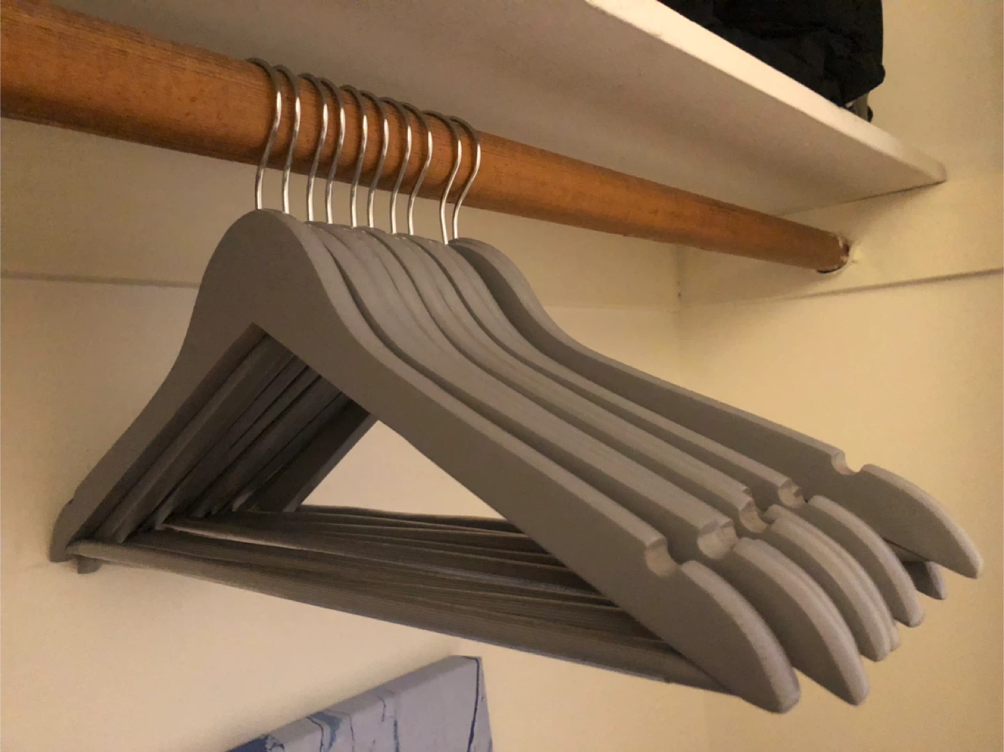 10 Grey Wooden Clothes Hangers - photo 2