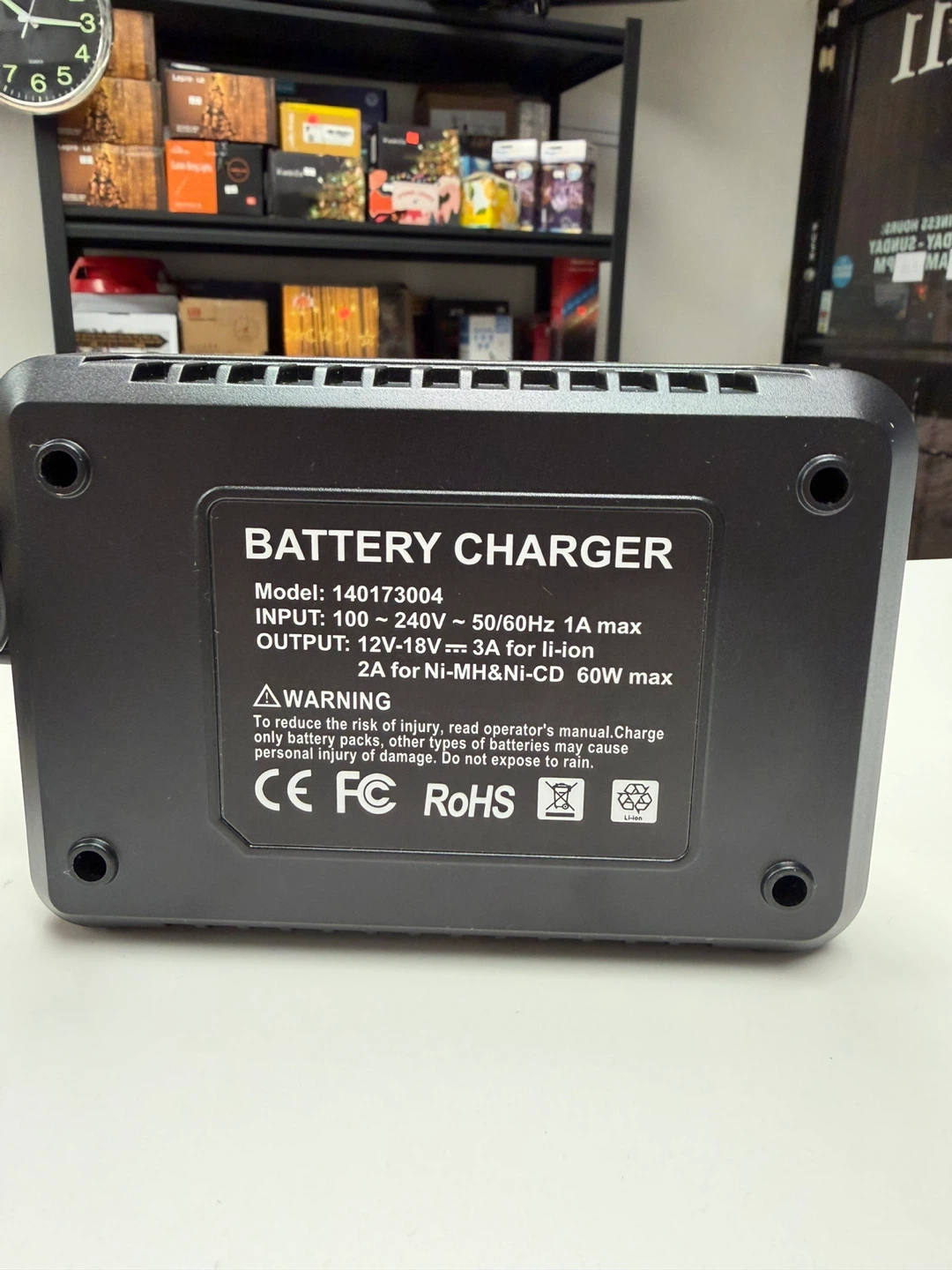Ryobi 12-18V Battery Charger - Model 140173004 - photo 5