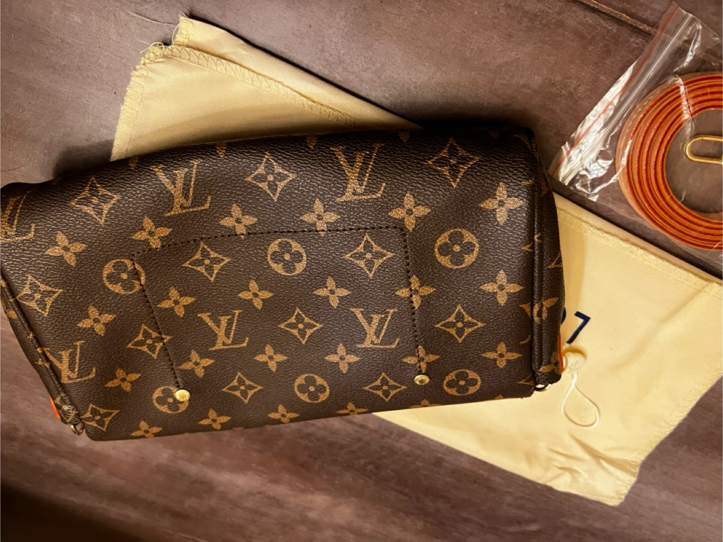 Louis Vuitton Pochette Métis East West - photo 4