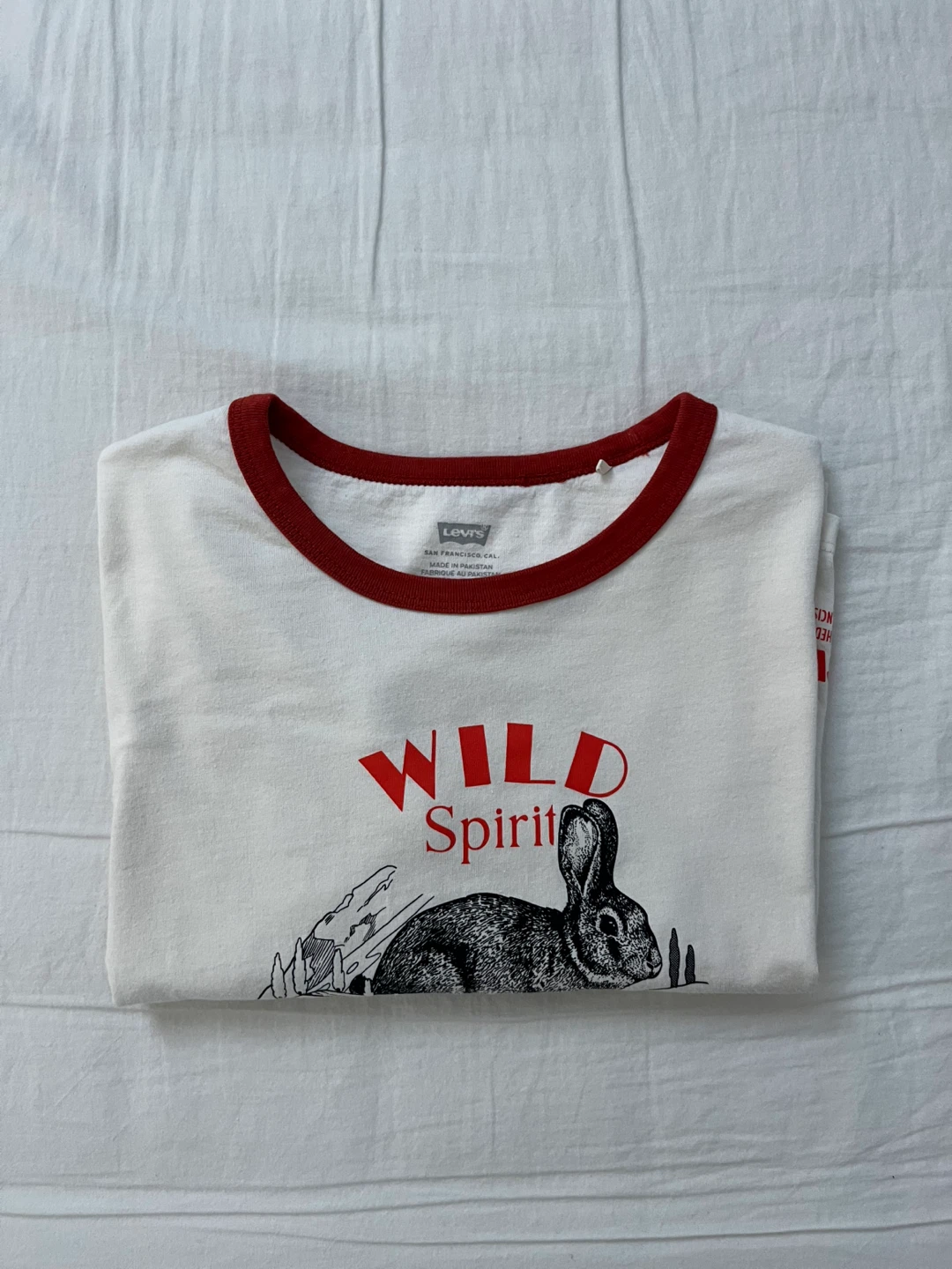 Levi's Wild Spirit Graphic Tee - Size Small - photo 2