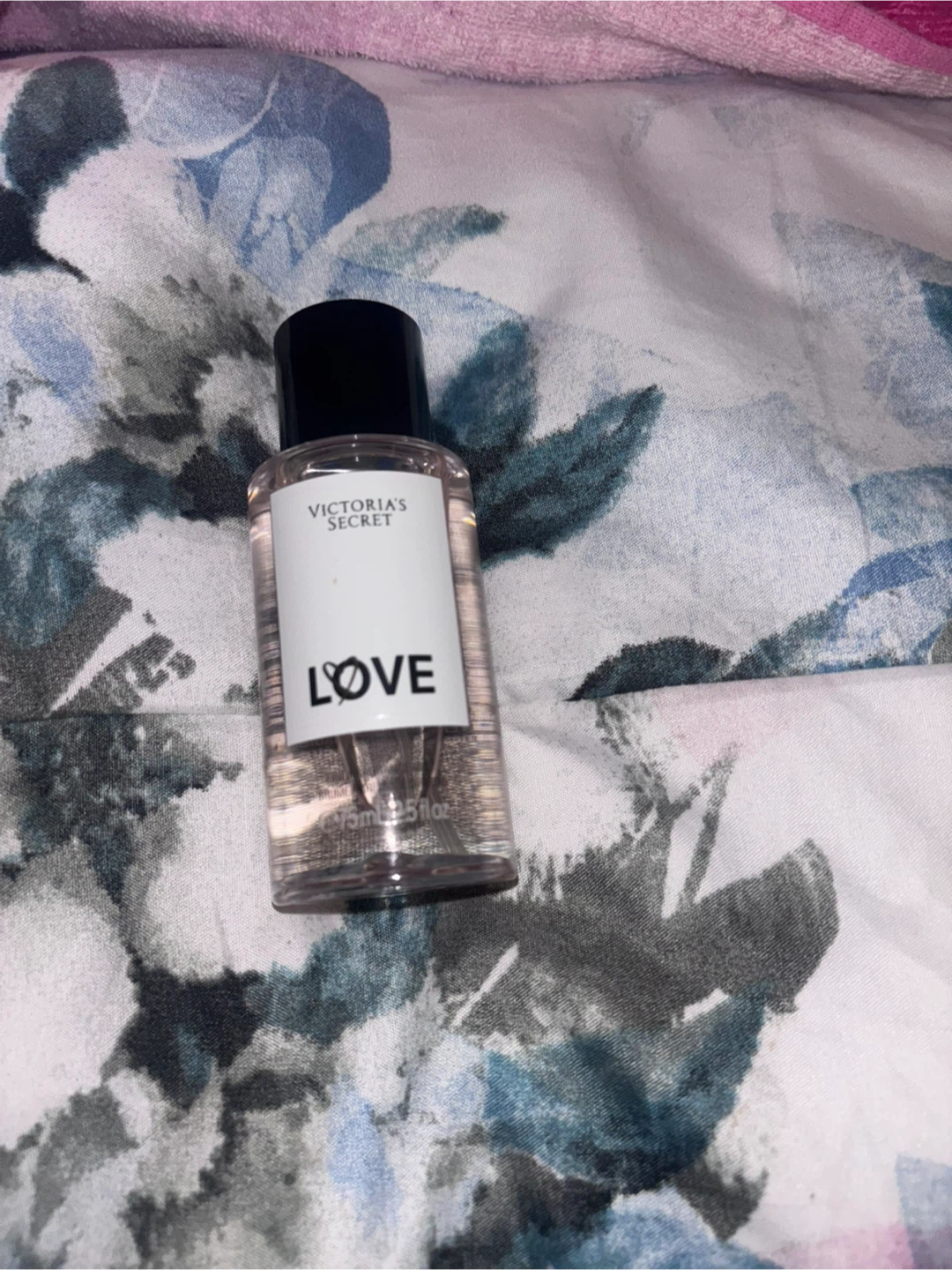 Victoria's Secret Love Fragrance Mist 2.5 fl oz - photo 2