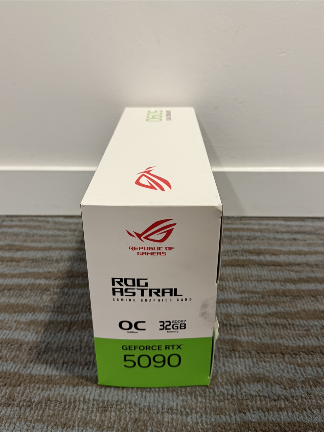 Asus rog strix GeForce RTX 5090 video card - photo 2