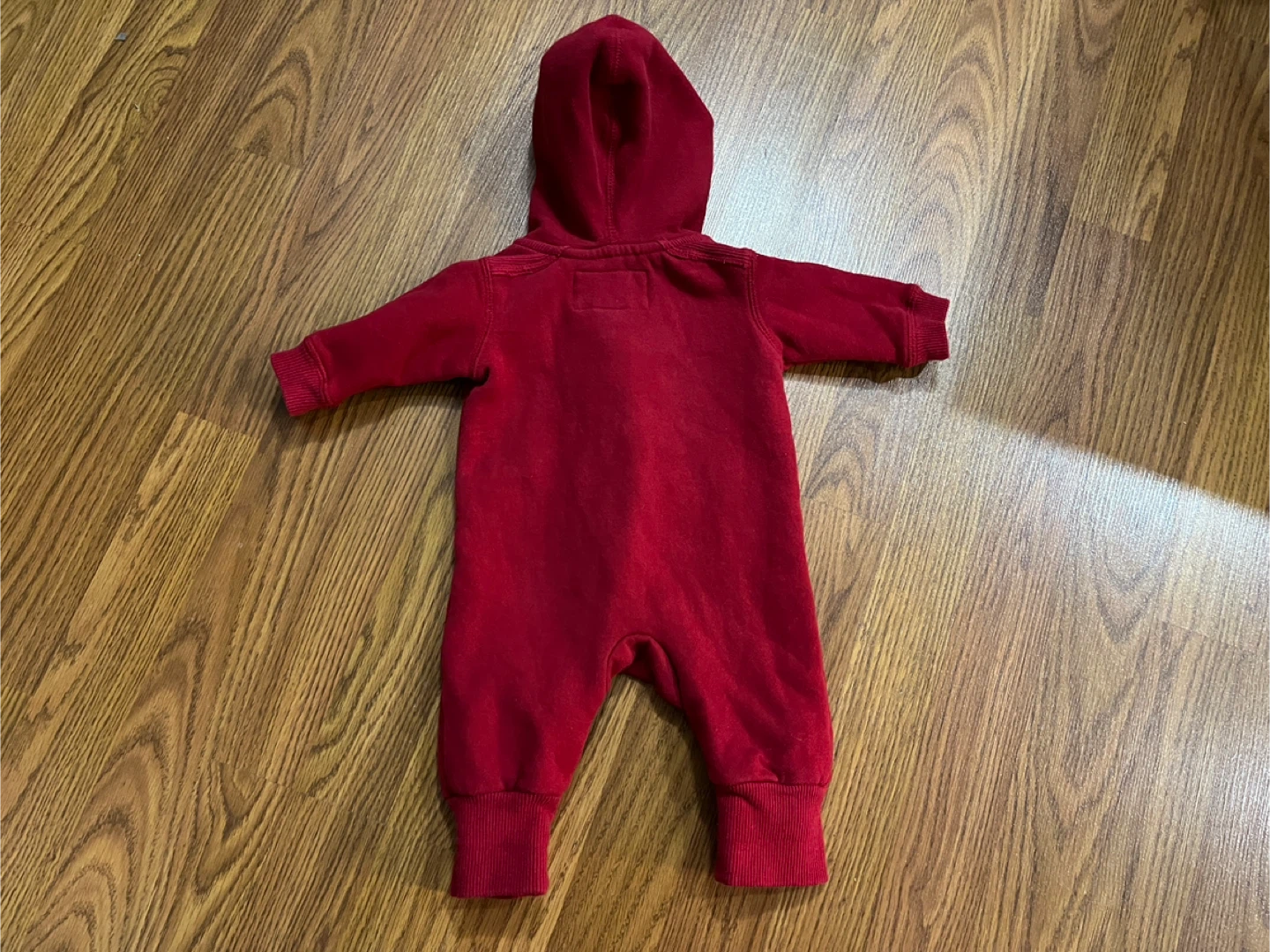 OshKosh boys 3 months hooded sleeper onesie, red - photo 4