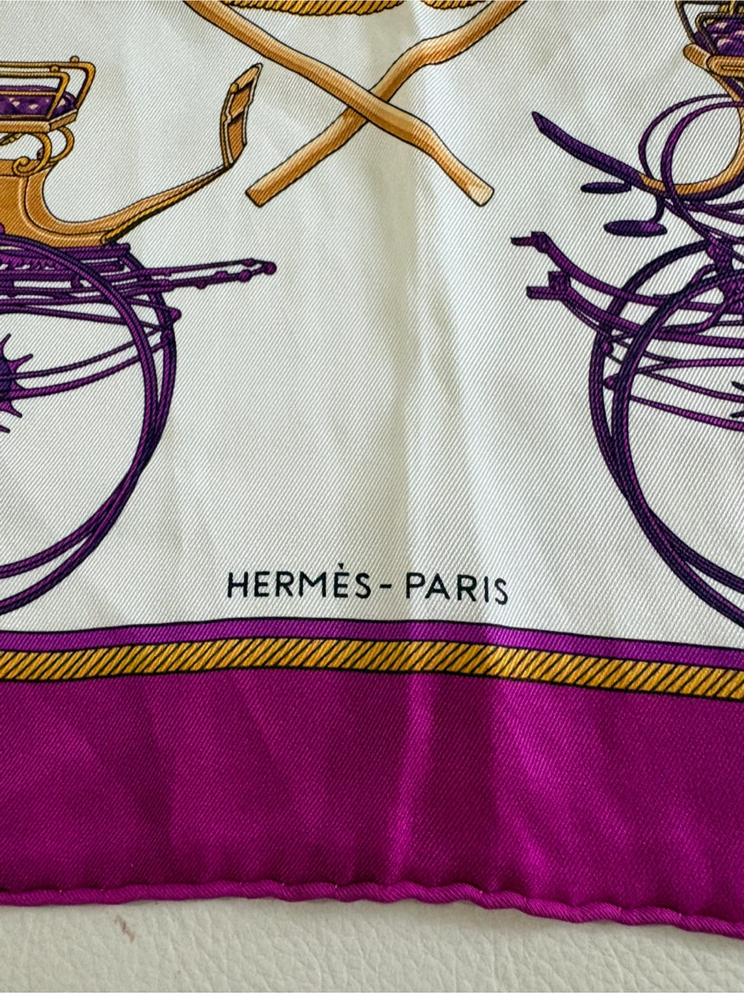 Hermès Silk Scarf - Les Voitures A Transformation La Perriere - photo 2