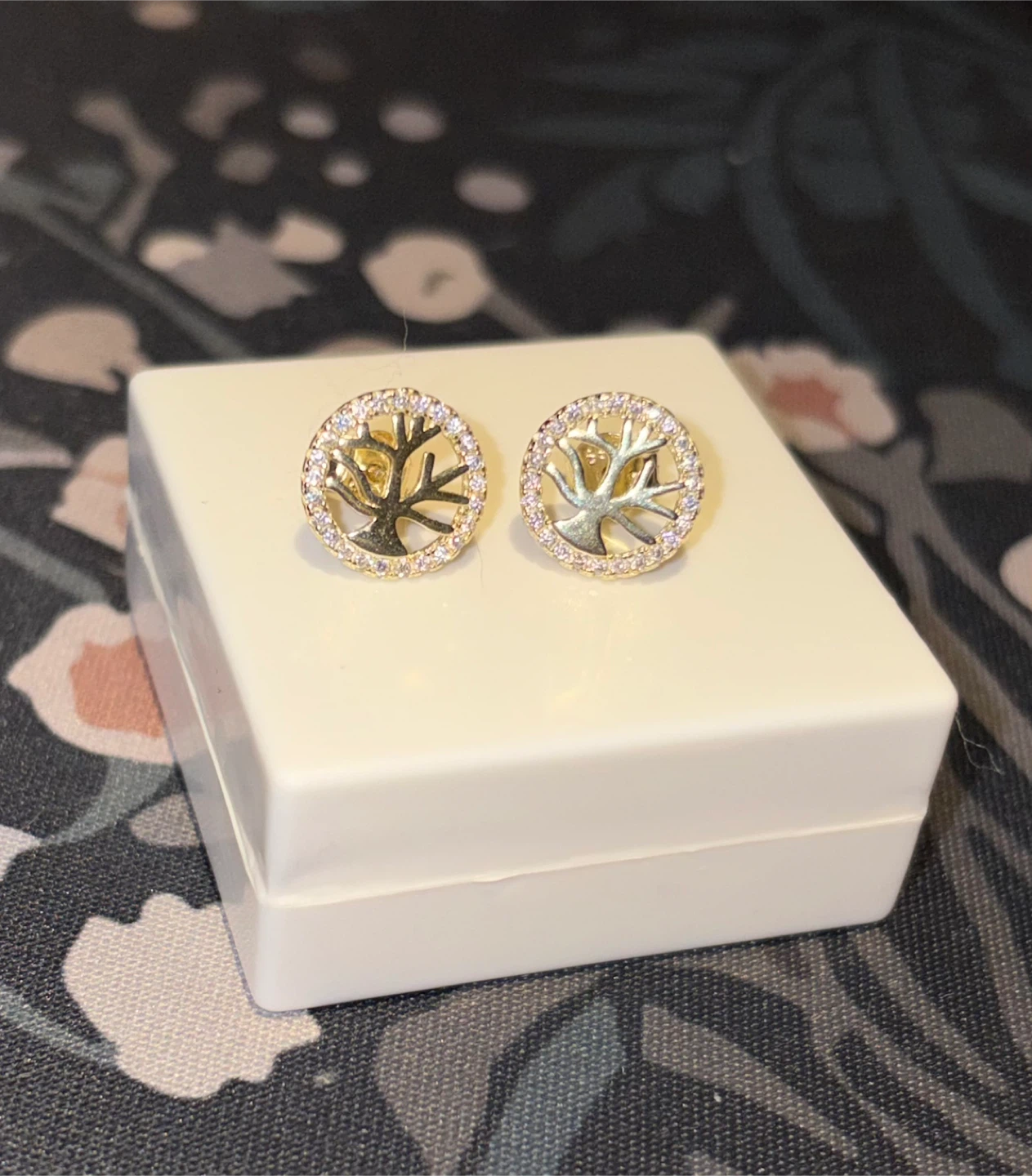 Pair of 14k Gold "Tree of Life"  Cubic Zirconia Studded Earrings - photo 3