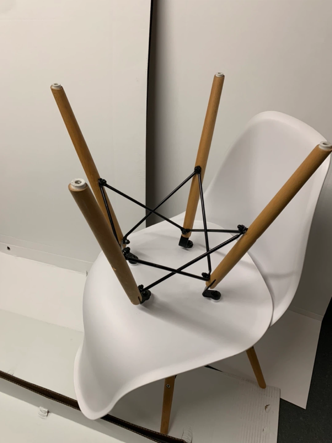 Set of 2 White Eames Style Dining Chairs - photo 3