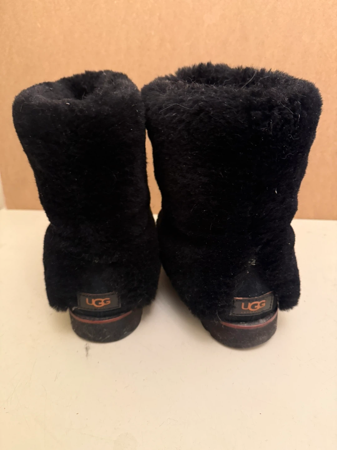 Genuine Ugg boots - photo 2